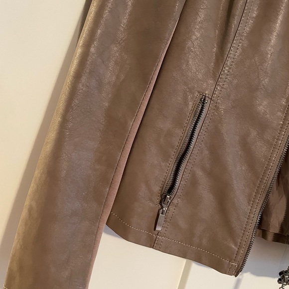 Coalition Leather Jacket - Picture 3 of 4